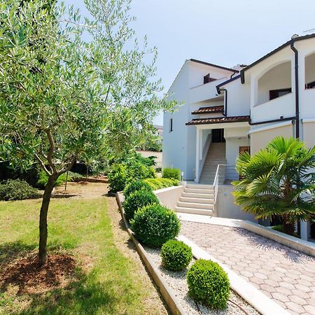 Apartments Gloria Vrsar Exterior foto