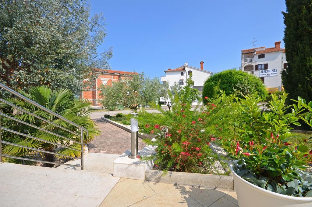 Apartments Gloria Vrsar Exterior foto